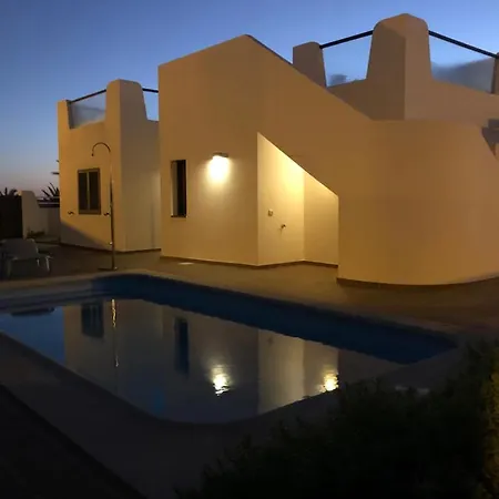 فيلة Villa James *