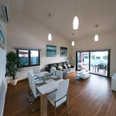 فيلة Villa James *